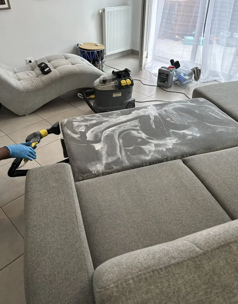Matériel injection-extraction en intervention, photo du site Clean Wash Home
